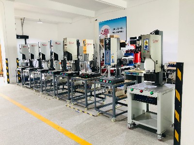 該如何保證超聲波塑料焊接機得到穩(wěn)定的輸出功率