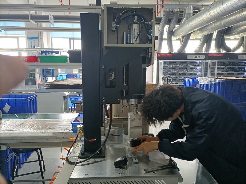 超聲波塑料焊接機(jī)的主動(dòng)部件