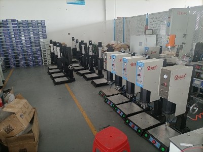 超聲波塑料焊接機(jī)的使用壽命取決于設(shè)備的日常保養(yǎng)