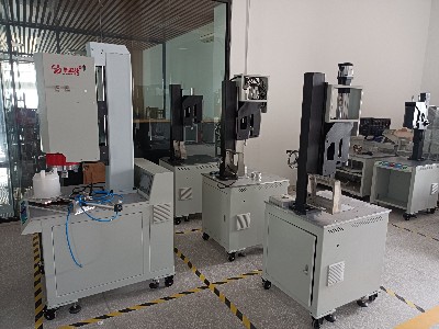 超聲波塑料焊接機(jī)的制作是有一定的流程的