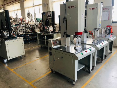 超聲波塑料焊接機的原理和適用行業(yè)